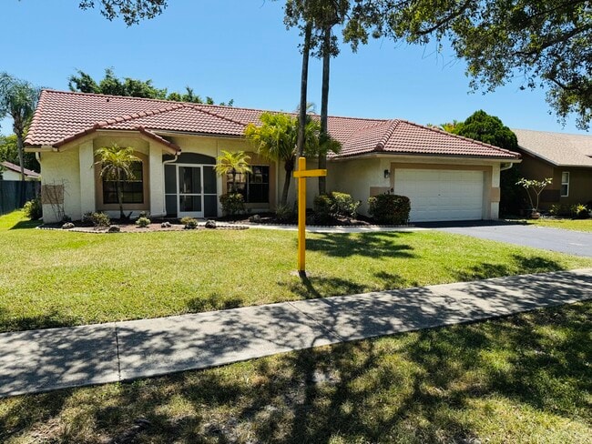Building Photo - 5136 NW 49th Ave Rental