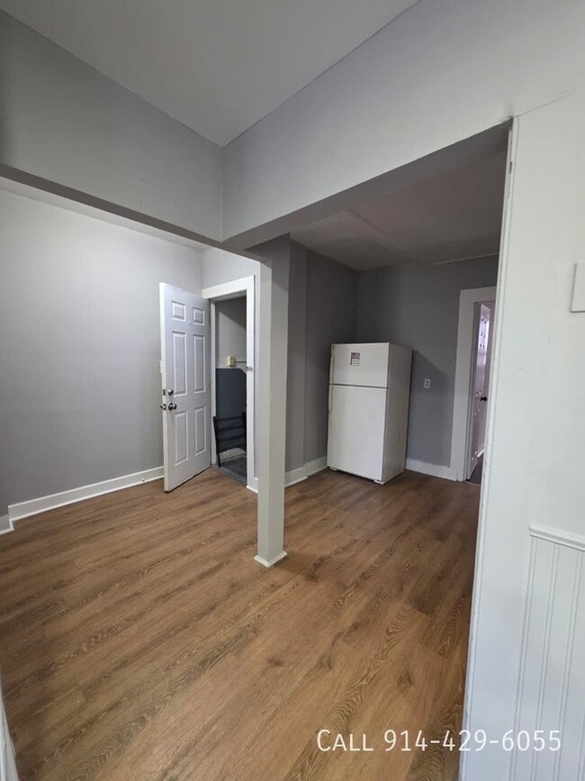 Photo - 155 School St