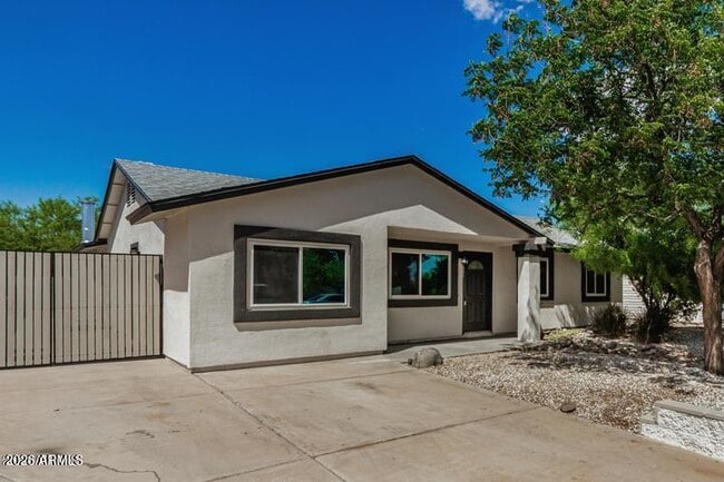 Photo - 1008 W Watson Dr