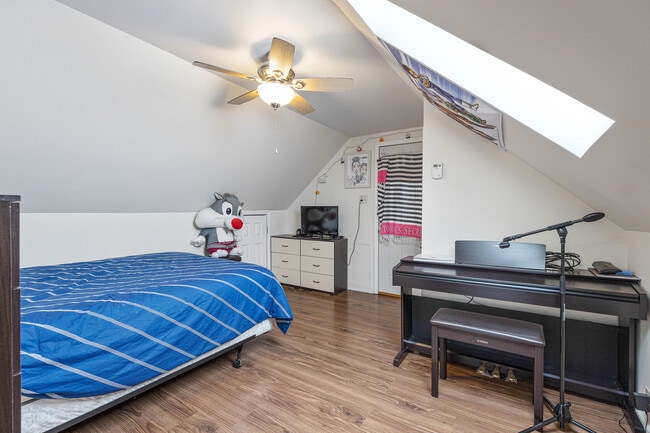 Photo - 2135 N Menard Ave Unit 3