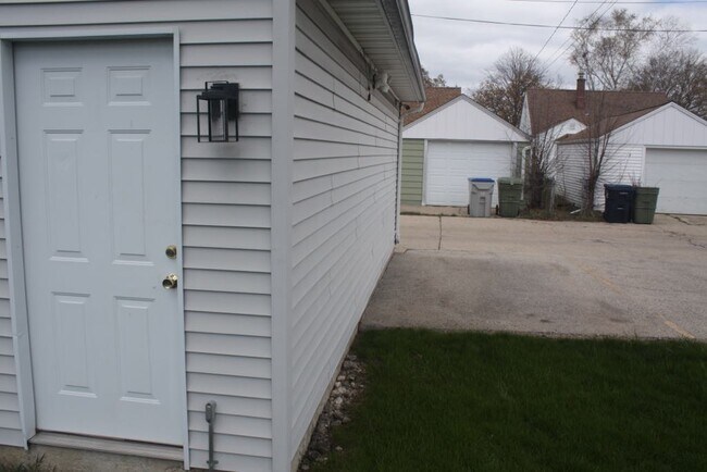 Photo - 2112 W Howard Ave Unit 2112