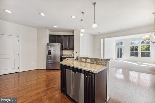 Photo - 41661 McMonagle Square