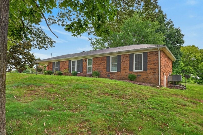 Photo - 1866 Harriet Dr