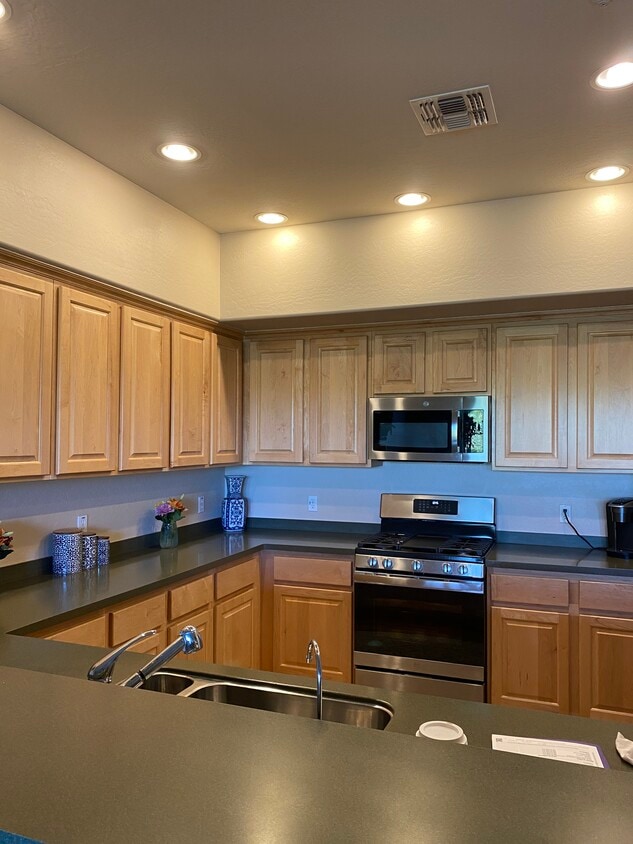 Kitchen - 20750 N 87th St (Scottsdale, AZ)