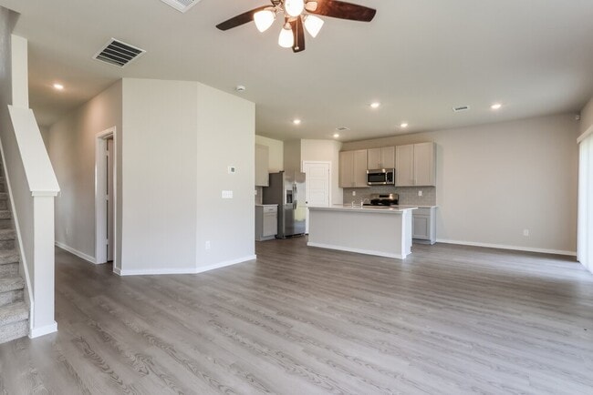 Photo - 540 Dalloway St