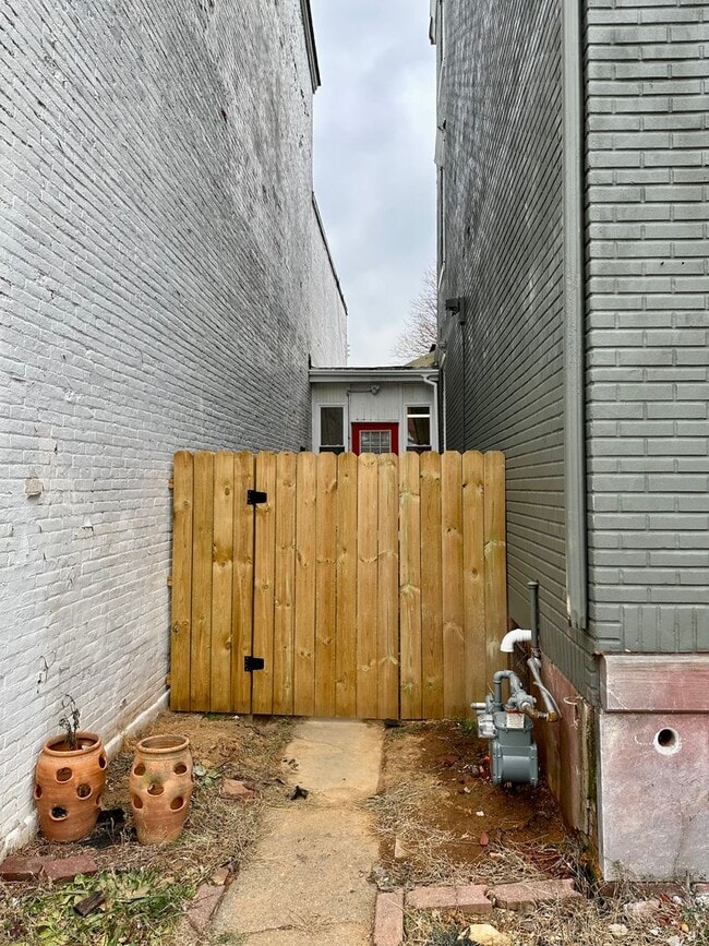 Photo - 315 N 6th St Unit 2 - Studio