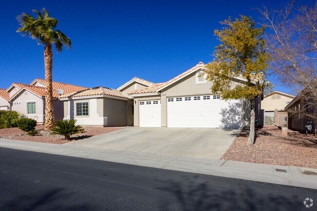 Building Photo - Modern Single Story in Mountains Edge Rental