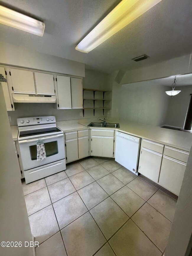 Photo - 175 Yorktowne Dr