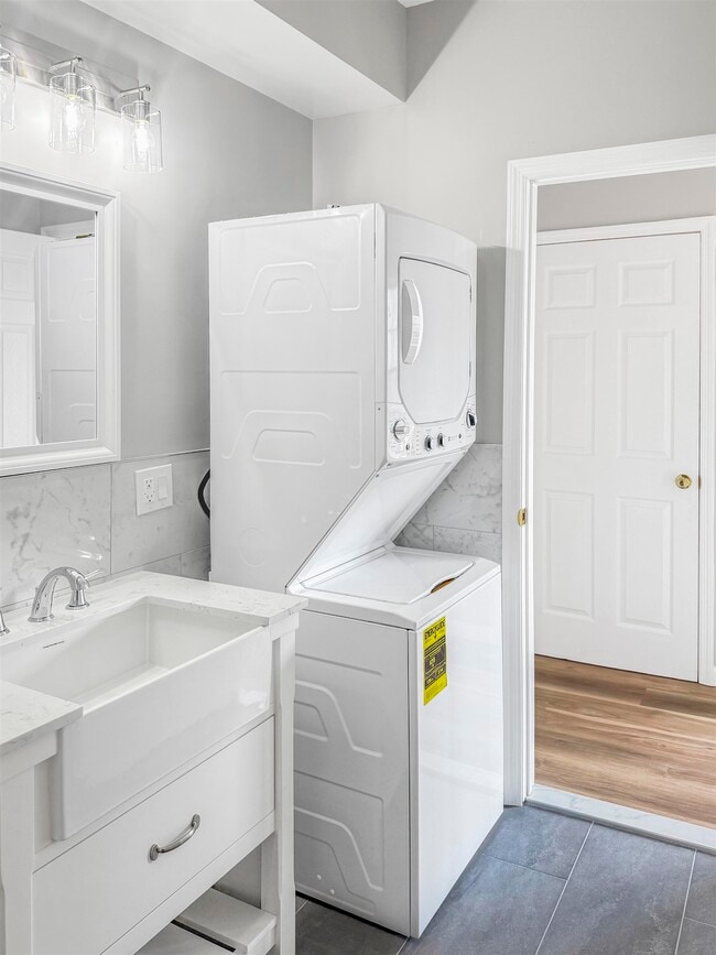 729-731-731 Broadway Unit 3