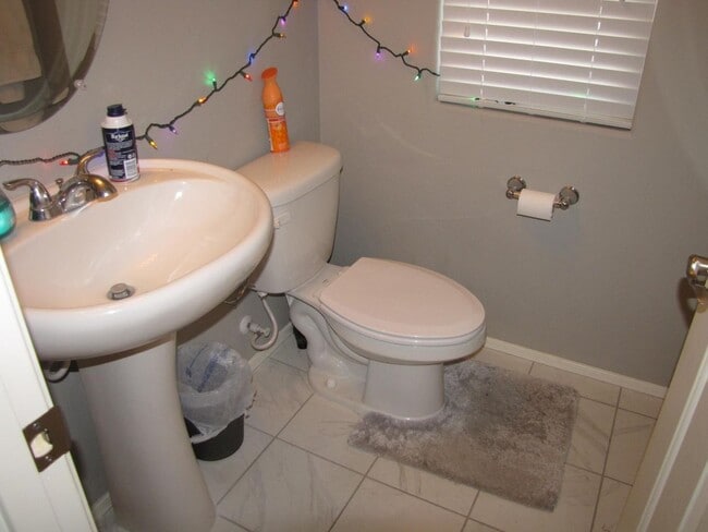 Building Photo - Vista Montana Estates 3 Bed 2.5 Bath Rental