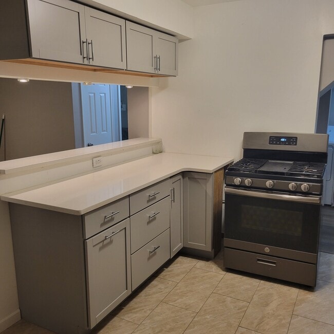 Photo - 3926 John Daly St