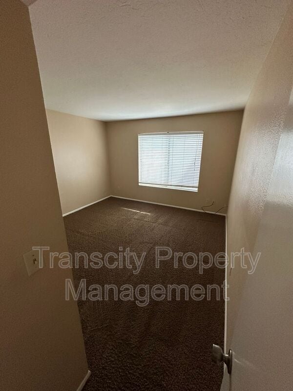 Photo - 743 W Fordham Dr