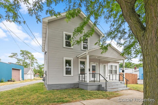 Building Photo - 813 Butterworth St SW Rental