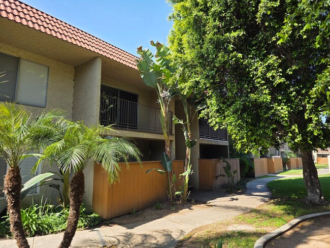 Newly renovated with new appliances 3 bedr... - Newly renovated with new appliances 3 bedr... Condo