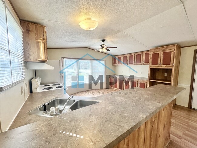 Photo - 229 Lilac St