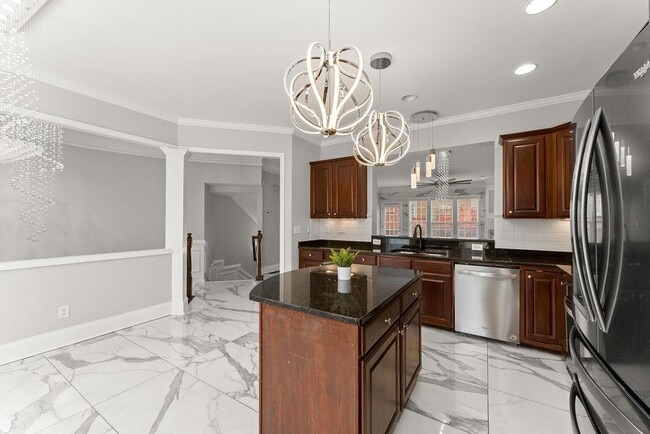 Photo - 2876 Overlook Way NE