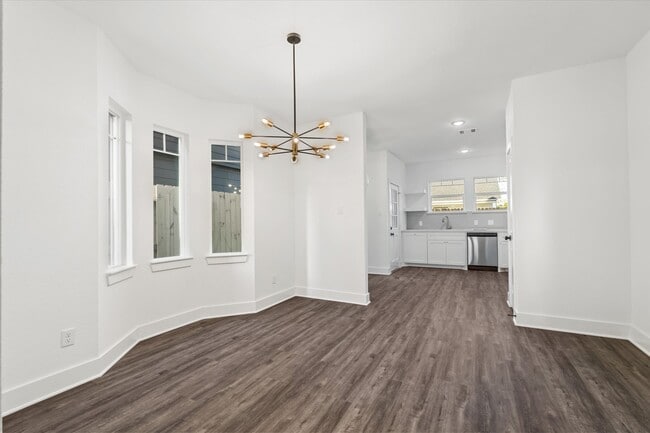 Photo - 227 S Broadway St