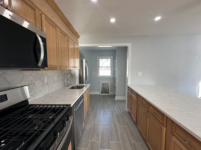 Photo - 10-05 2nd St Unit 1