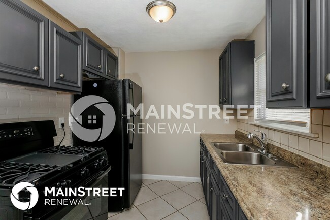 Photo - 4915 Seville Dr