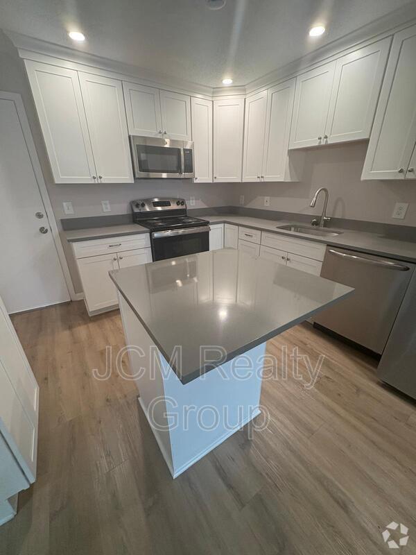 Building Photo - 505 Chatham St Unit D / 2nd Floor Rental