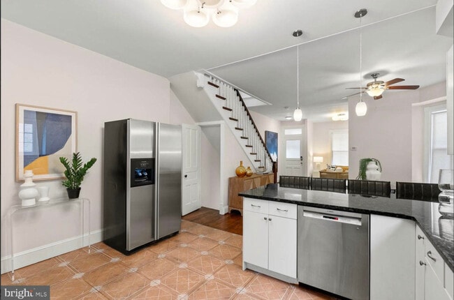 Photo - 745 Gresham Pl NW