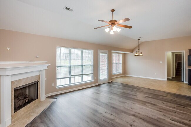 Photo - 5882 Tommy Joe Dr