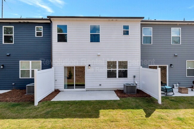 Photo - 101 Tumbling Waters Trl