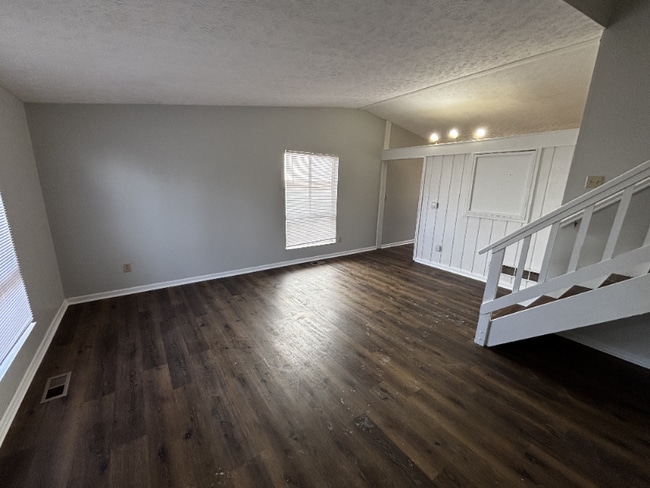 Photo - 3333 Chetwood Pl