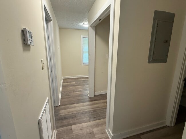 Photo - 307 Reeceburg Rd SE