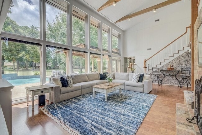 22 Winged Foot Dr