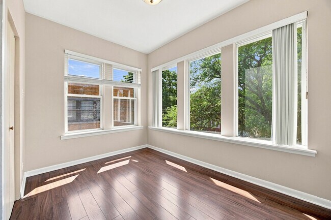 7443 S Paxton Ave Unit 2