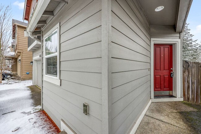Photo - 4 bed plus den - easy I-5 access and JBLM commute. N Thurston School District