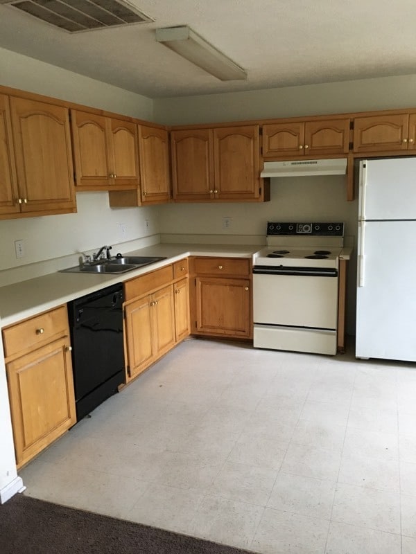 Photo - 2BR/2BA Duplex – Hassle-Free Living with Lawn Care Included