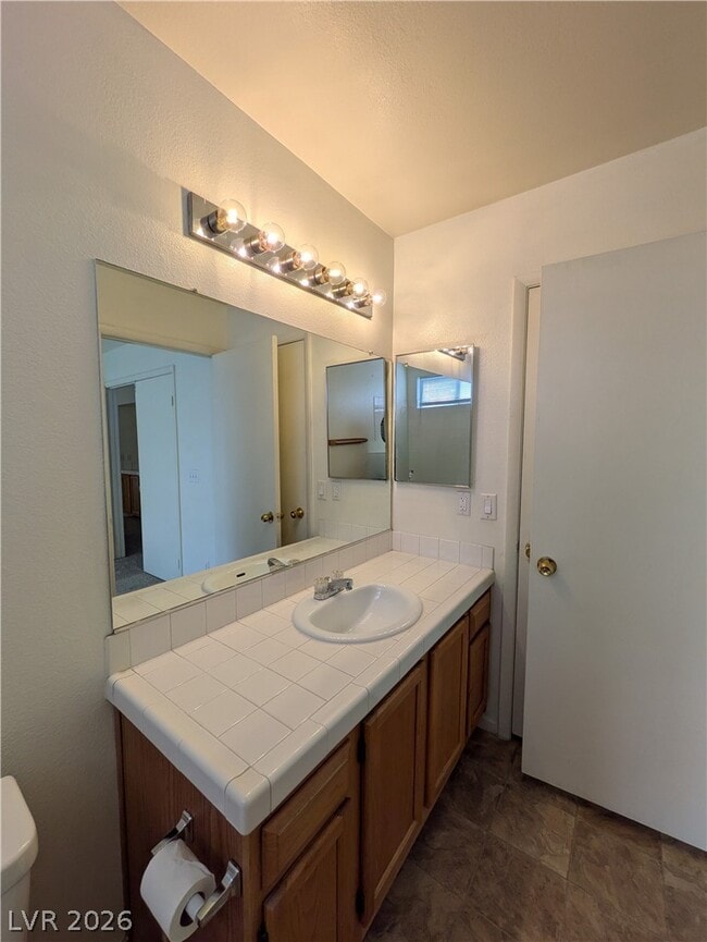 Photo - 2462 Cavern Cove Way