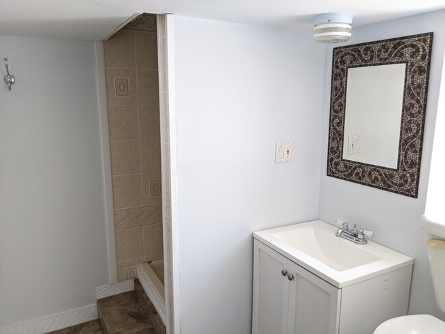 28 E Walnut St Unit Ground