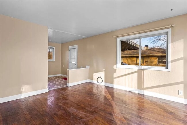 Photo - 1260 Farley Dr