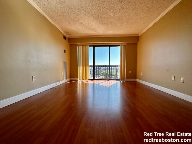 Photo - 15 N Beacon St Unidad 503