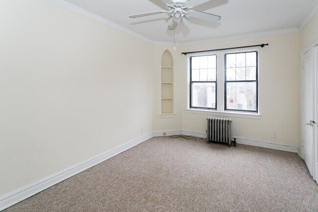 4842 N Damen Ave Unit 413