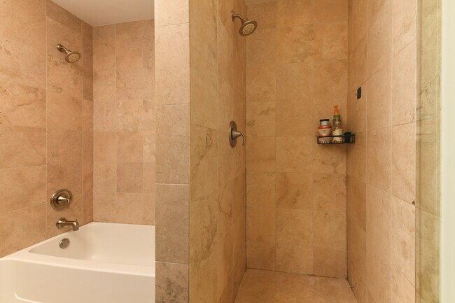 Photo - 1735 W Division St