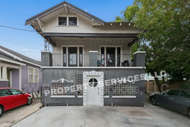 Building Photo - 320 N Olympia St