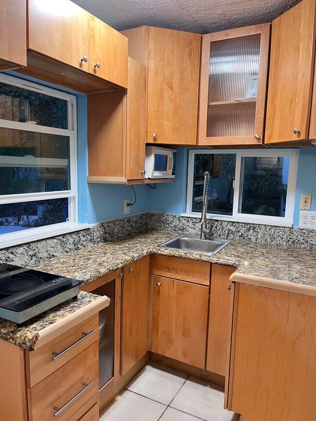 835 Winding Oaks Dr Unit Shared yard Apt