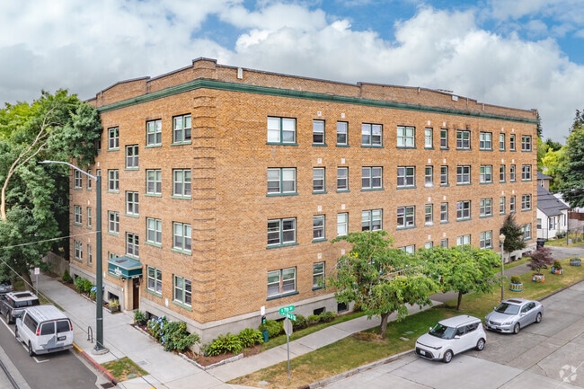 Pennington Apartments