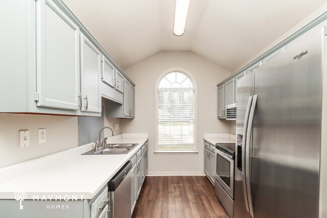 Photo - 219 Falcon Cove