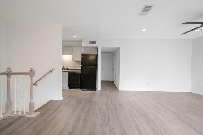 3400 Timmons Ln Unit 32