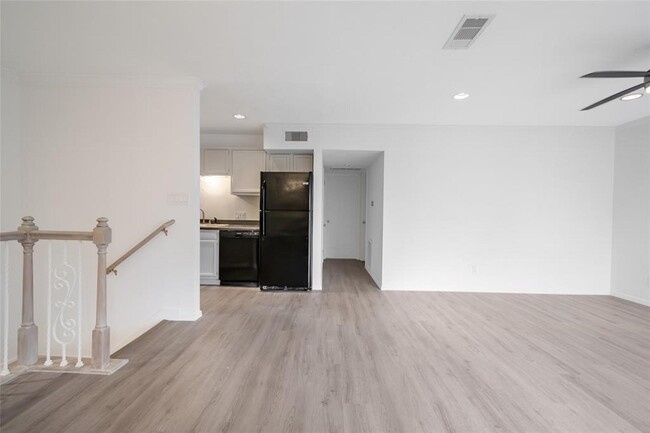 Photo - 3400 Timmons Ln Unit 32