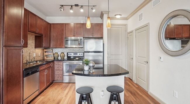 Building Photo - Big Layout Energy Unit FSF1