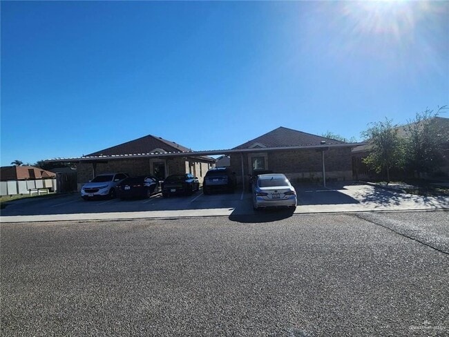 Building Photo - 810 S Michigan St Unit 3