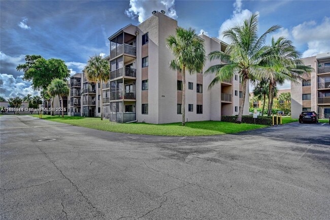 Building Photo - 3730 N Pine Island Rd Unit 146 Rental
