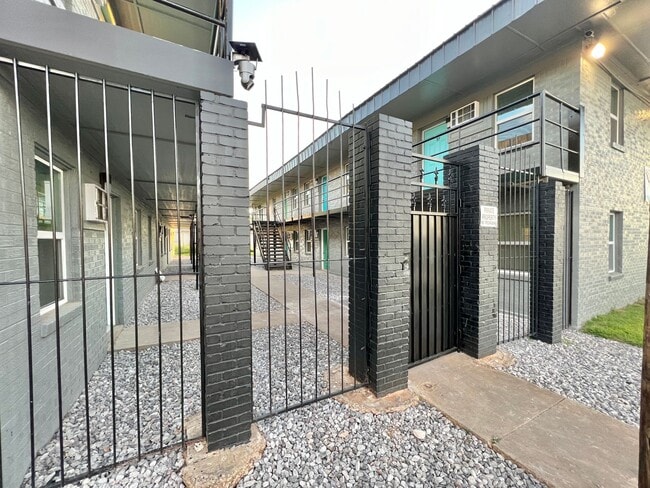 Photo - 2 bed 1 bath Unit Apt 28