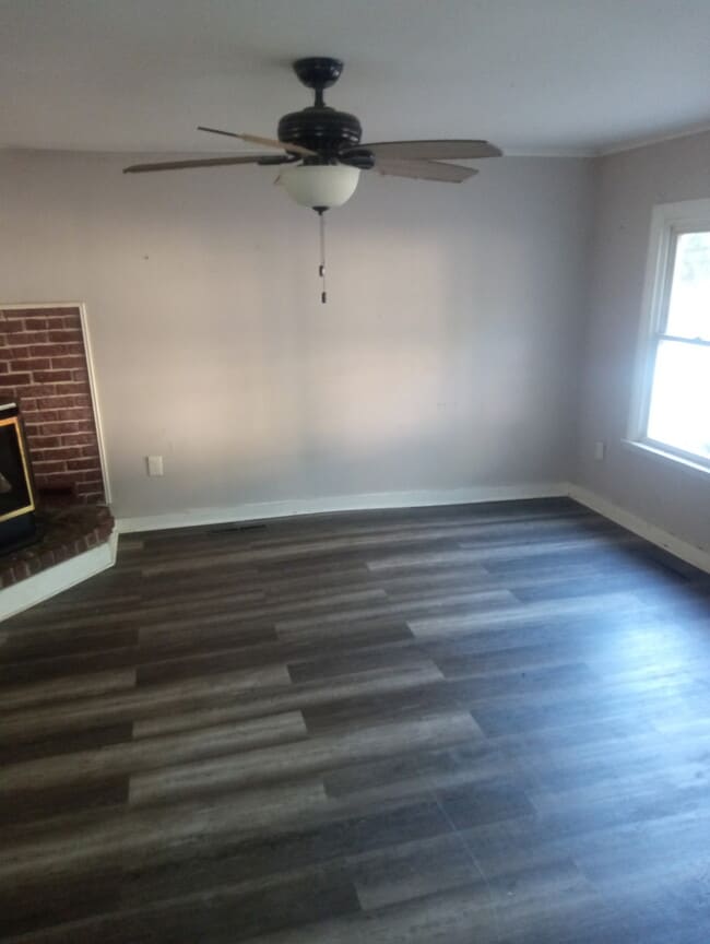 Photo - 411 N Cochran St